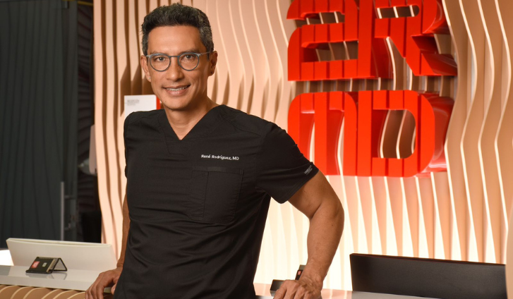 Alianza estratégica con el Dr. René Rodríguez para las prácticas del Máster en Tricología Capilar